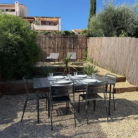 Joli Avec Jardin Avec Piscine לה קרואה-ואלמר