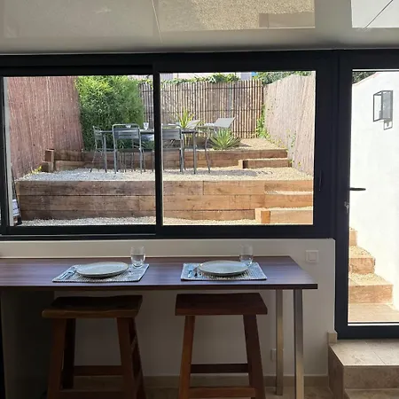 Apartment Joli Avec Jardin Avec Piscine