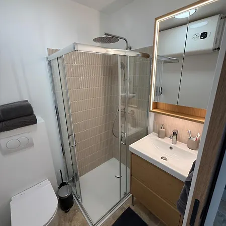 Apartment Joli Avec Jardin Avec Piscine